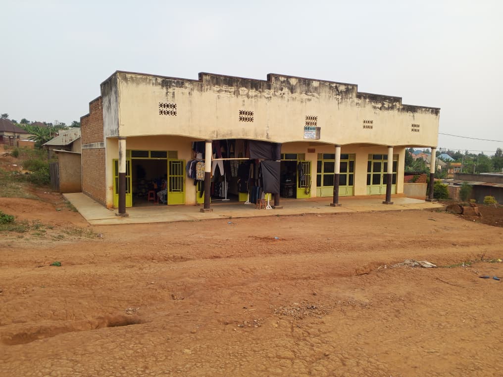 Commercial building for sale