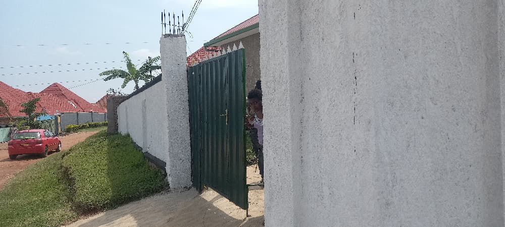 House for sale on Tarmac road