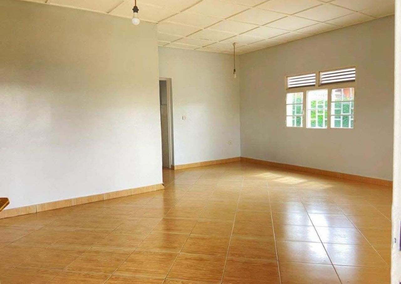 Kibagabaga near Hospital Gorgeous Big Land House for Sale