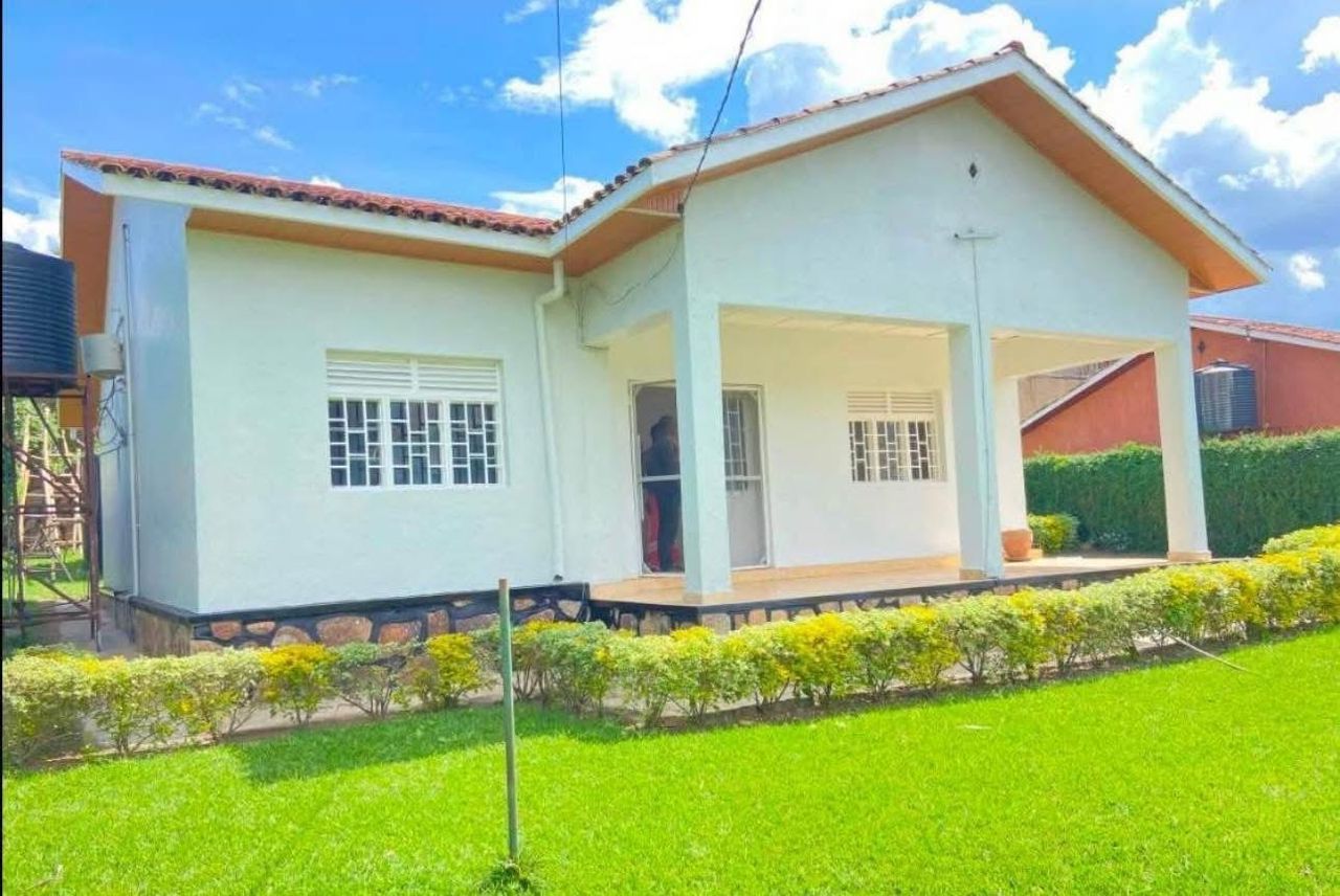 Kibagabaga near Hospital Gorgeous Big Land House for Sale