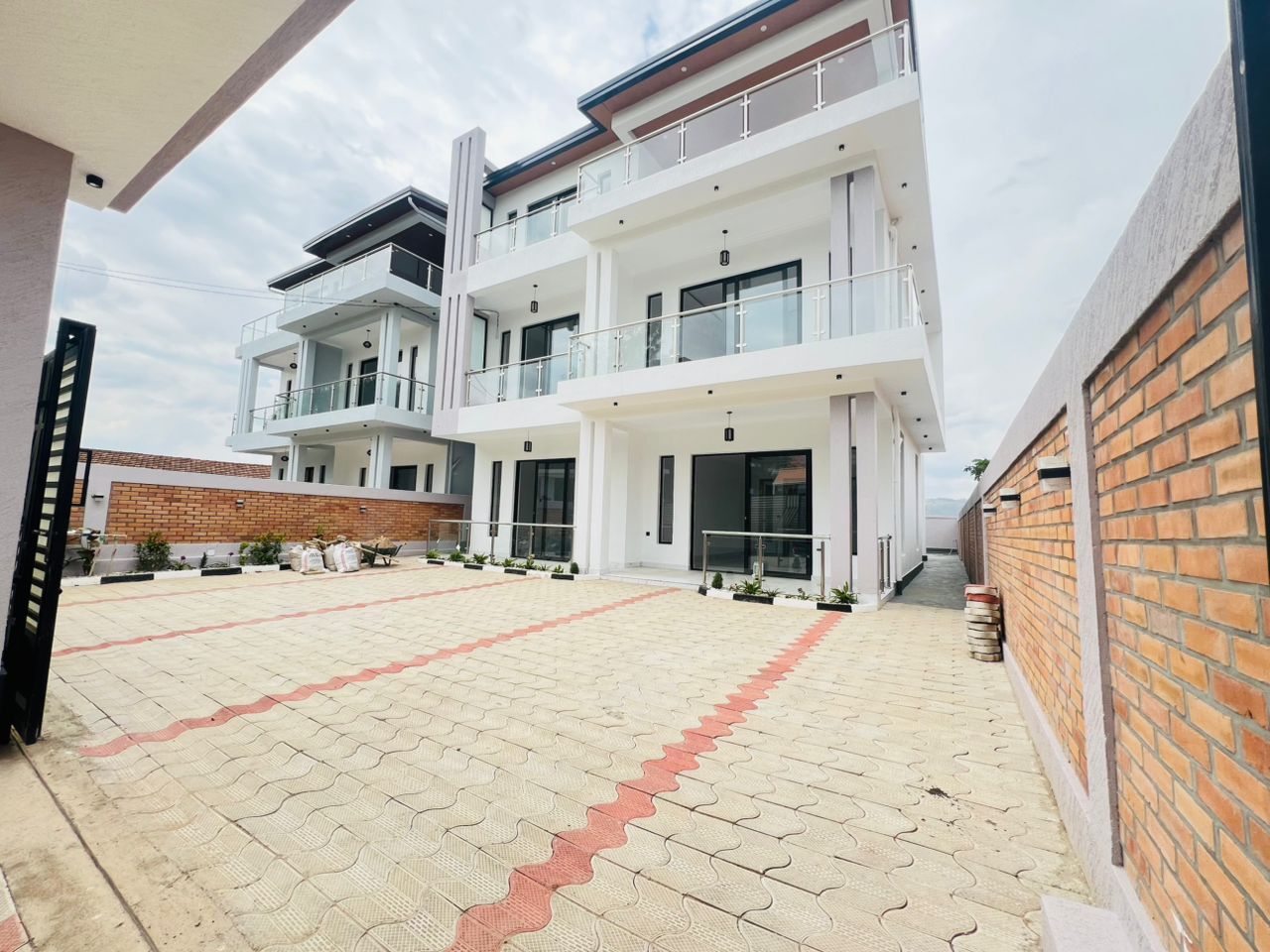 Kibagabaga next to hospital modern house for sale