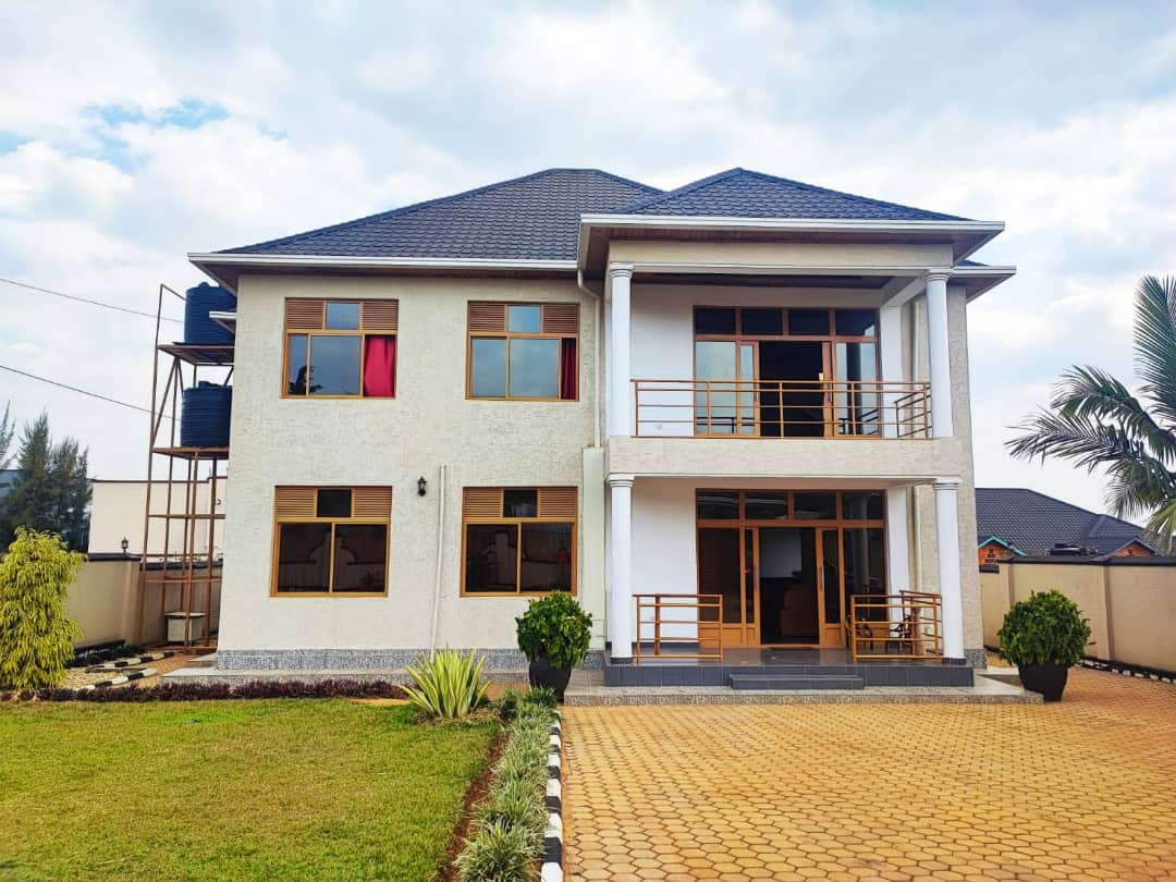 Rusororo beautiful house for rent kuri 16 in 400m from tarmac road
