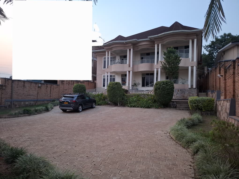 Kimihurura twin house for sale