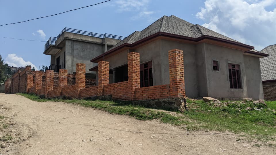 Unfinished House for sale at Bishenyi-Mugomero