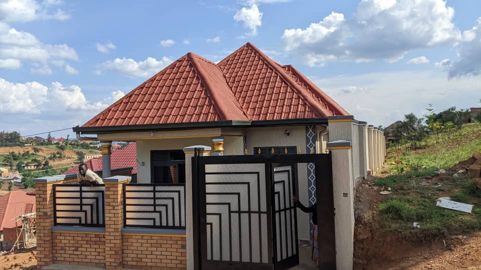 House for sale at Ruyenzi