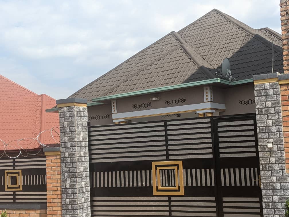 House for sale at Ruyenzi