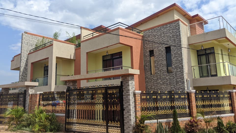 House G+1 for sale at Ruyenzi-Murugazi