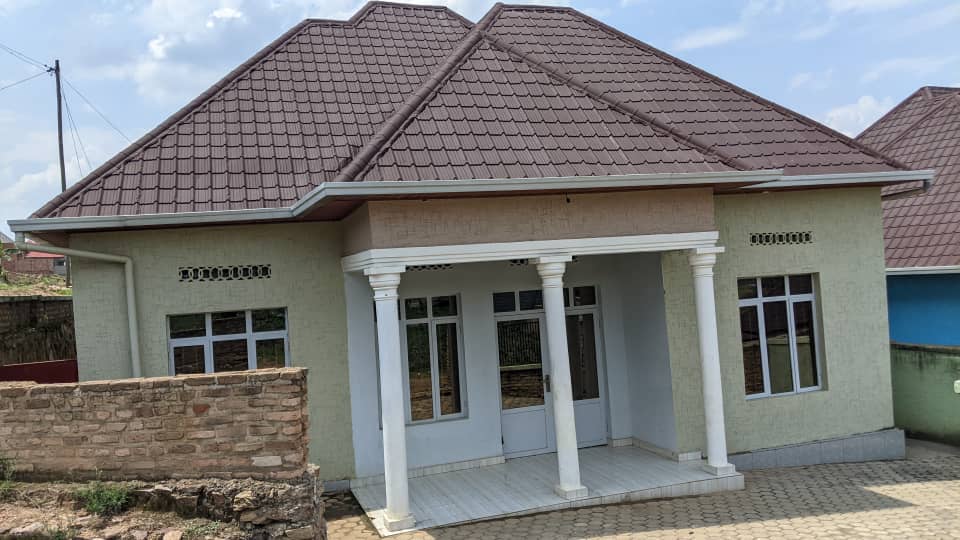House for sale at Bishenyi-Mugomero