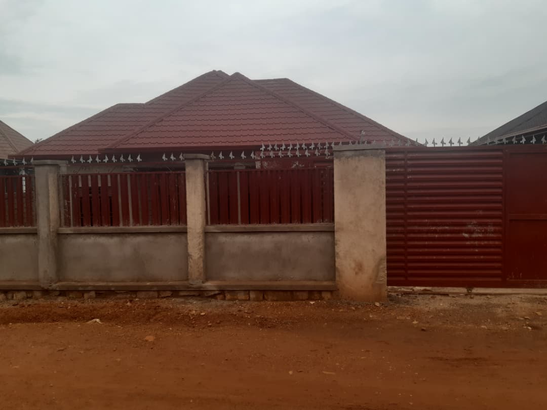 4 Bed room, 2birth room,