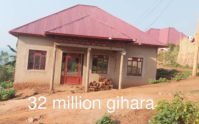 Unifinished House for sale at Gihara