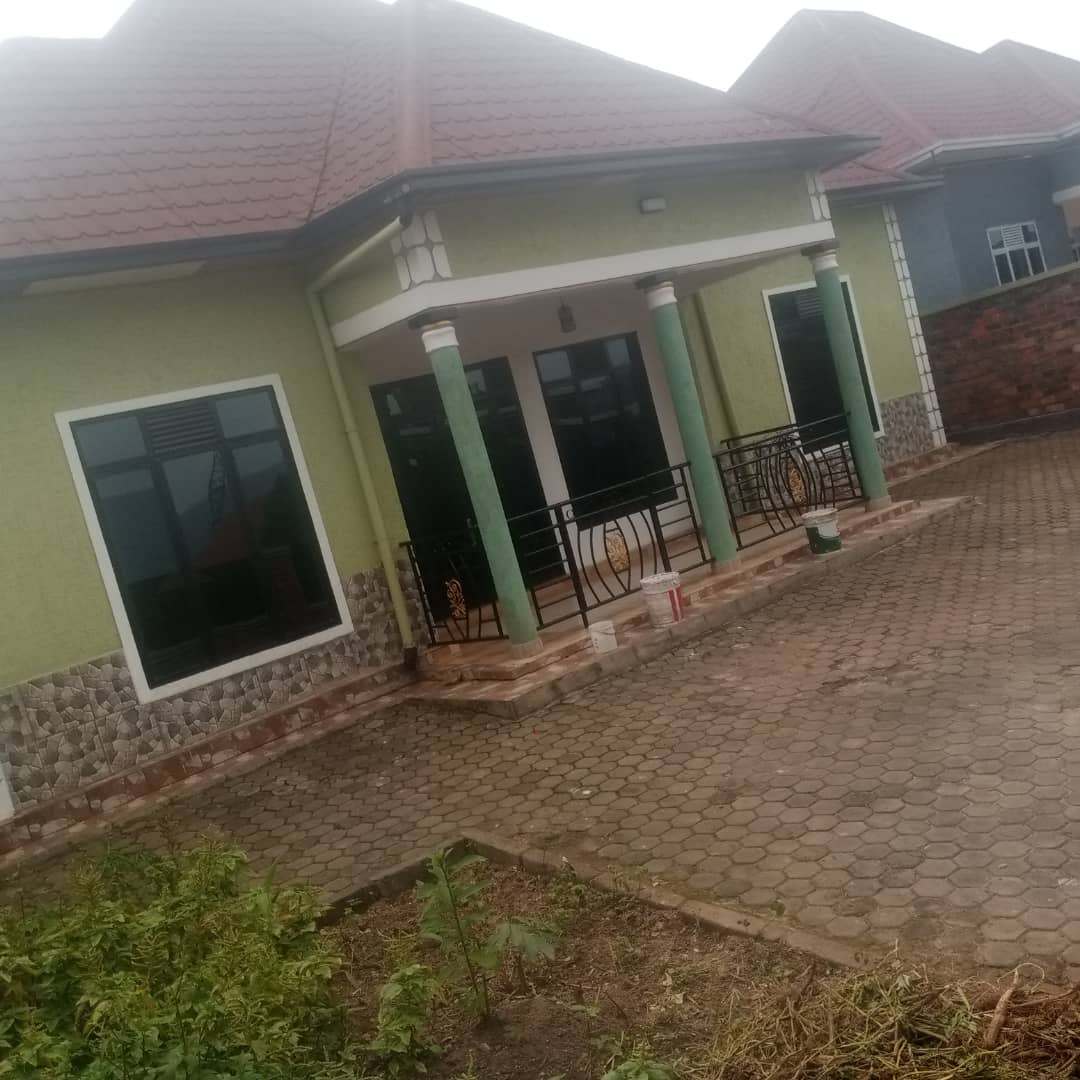 House for sale at Ruyenzi