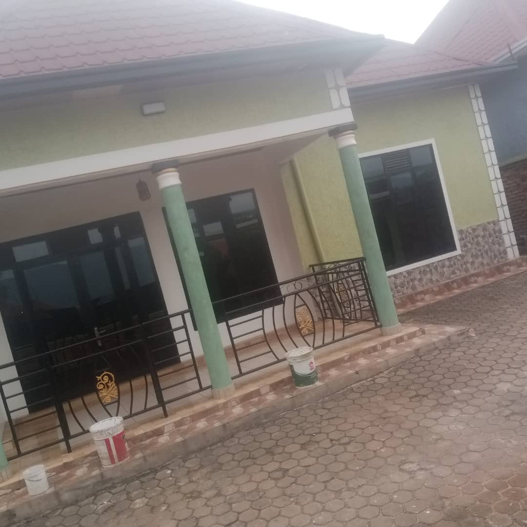 House for sale at Ruyenzi