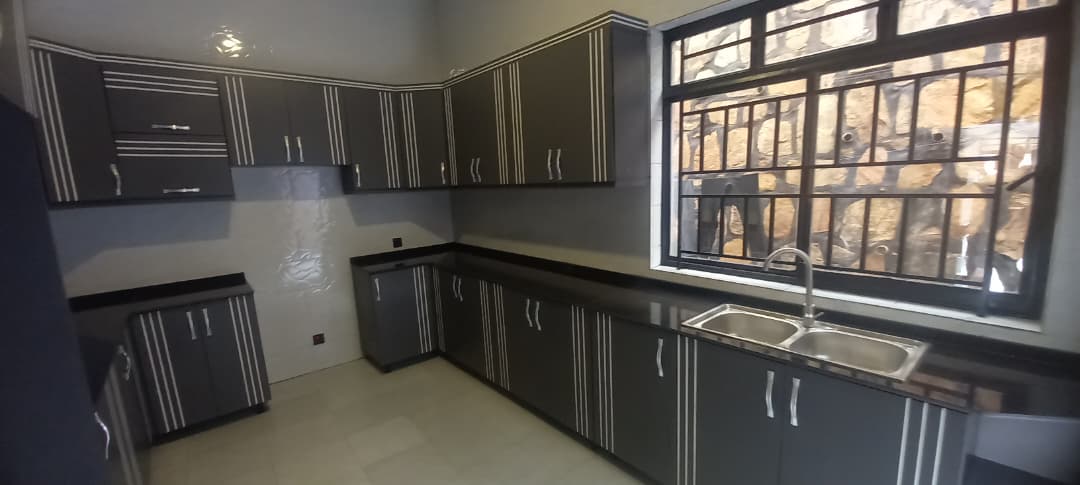 House sale at Kanombe-Rubirizi