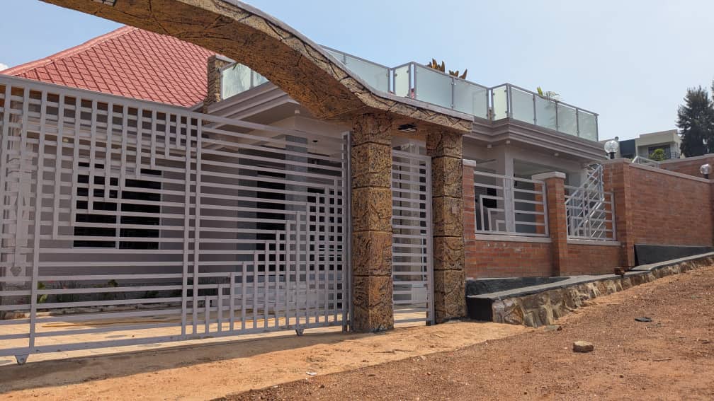 House for sale at Busanza(kwa bamoriki)