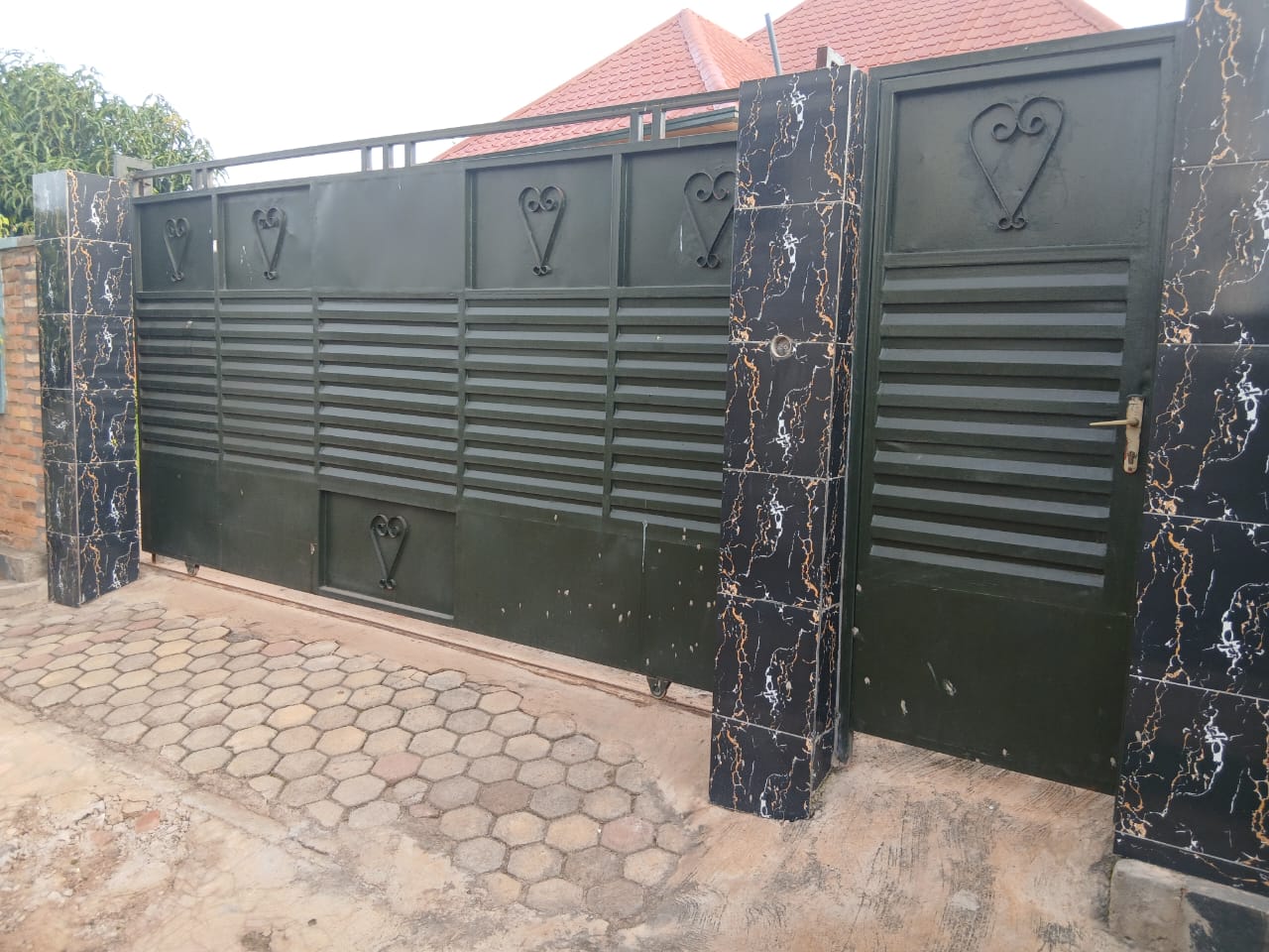 House sale at Muyumbu-Kugasima