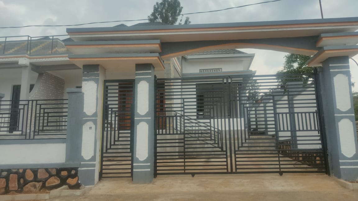 House sale at Kanombe-Busanza