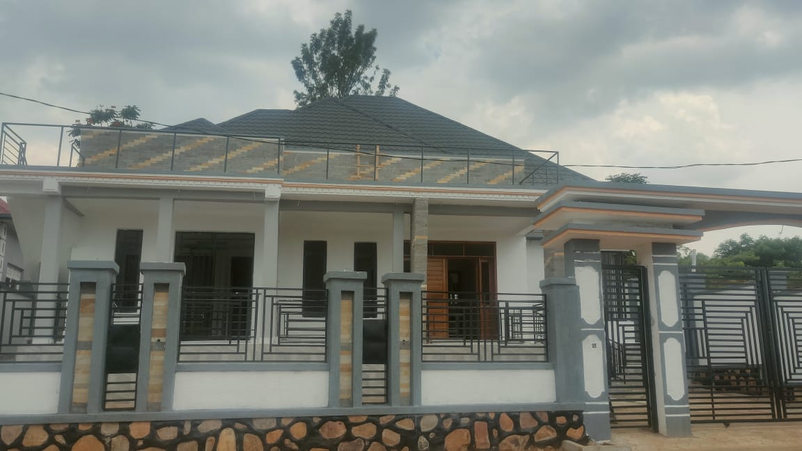House sale at Kanombe-Busanza