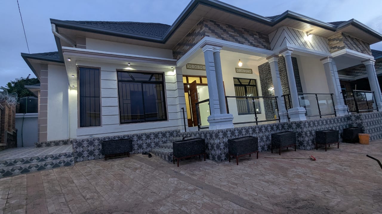 House sale at Kanombe-Busanza