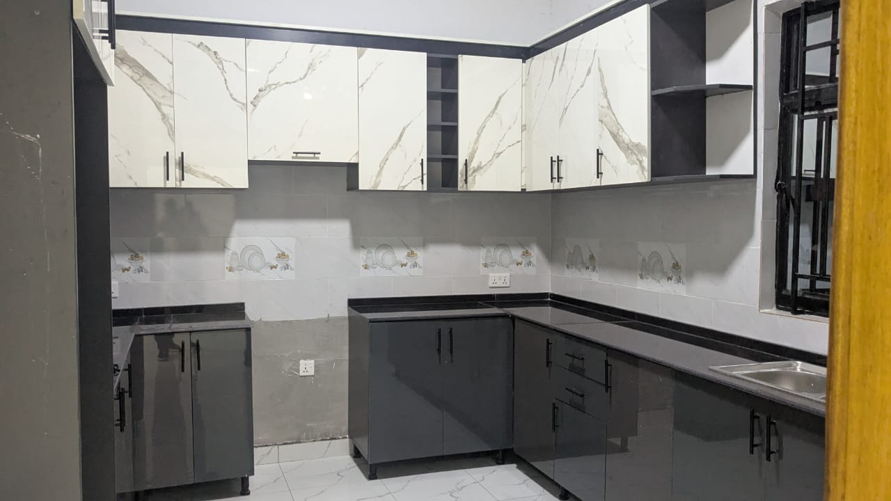 House sale at Kanombe-Busanza