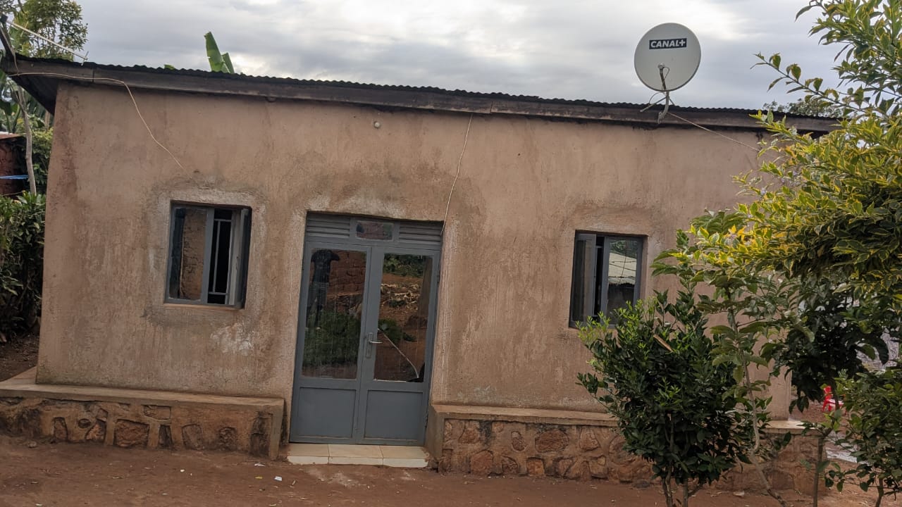 HOUSE AND PLOT FOR SALE