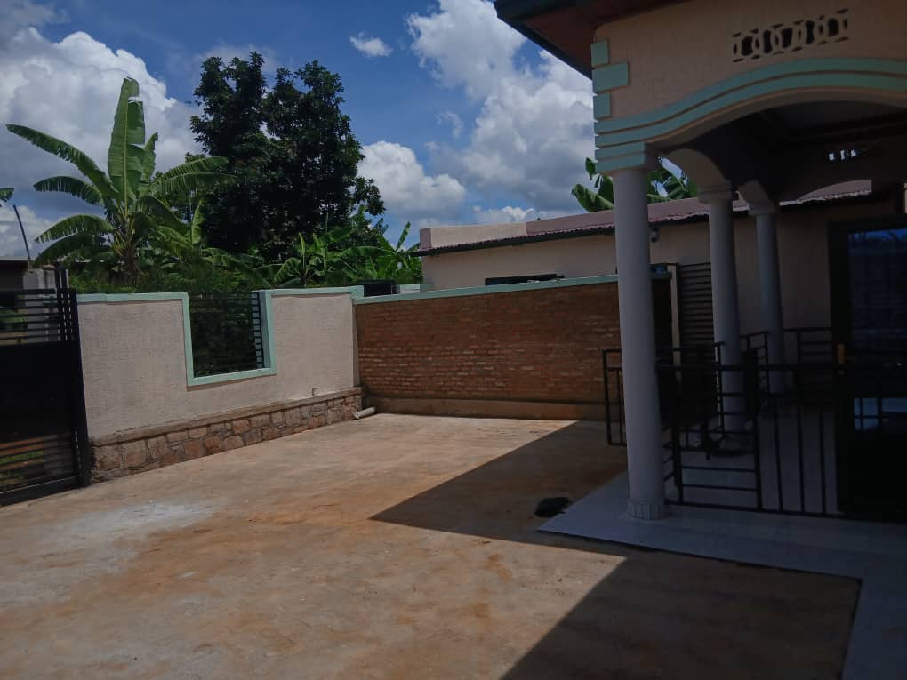 House sale At Gihara