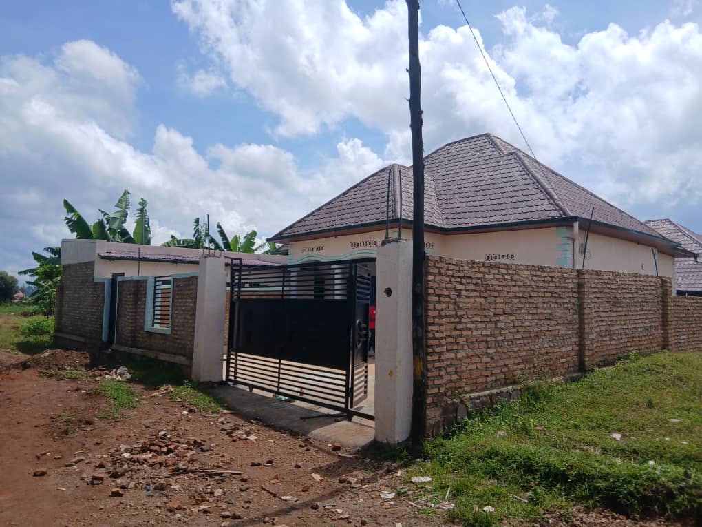 House sale At Gihara
