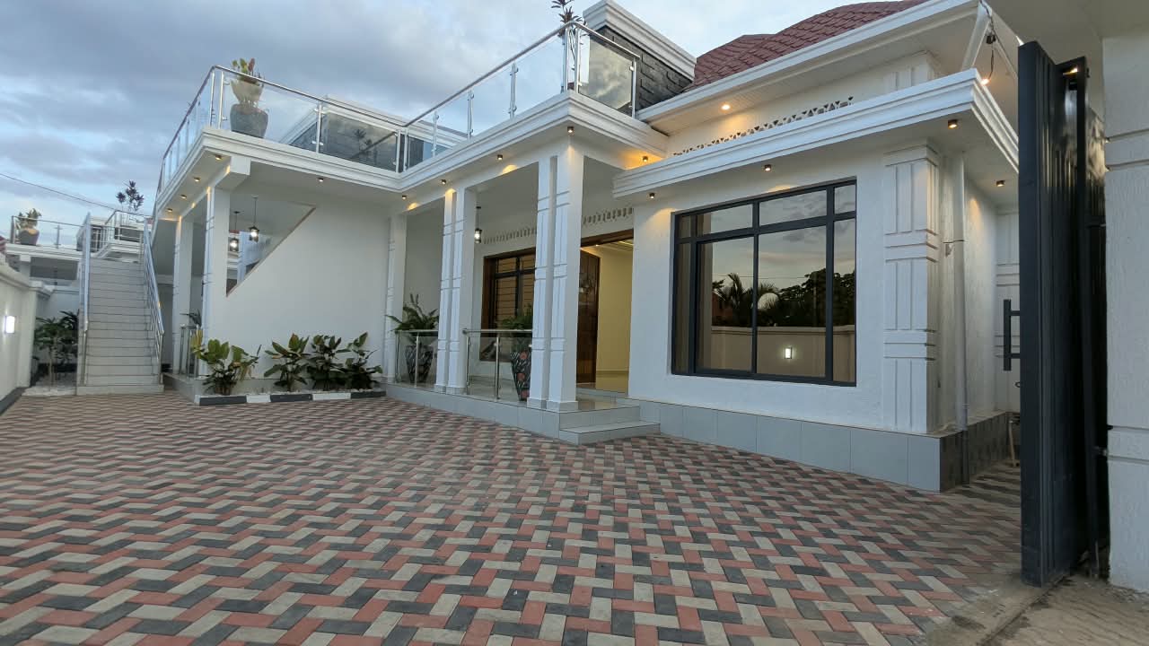 House sale at Kanombe-Kugasaraba